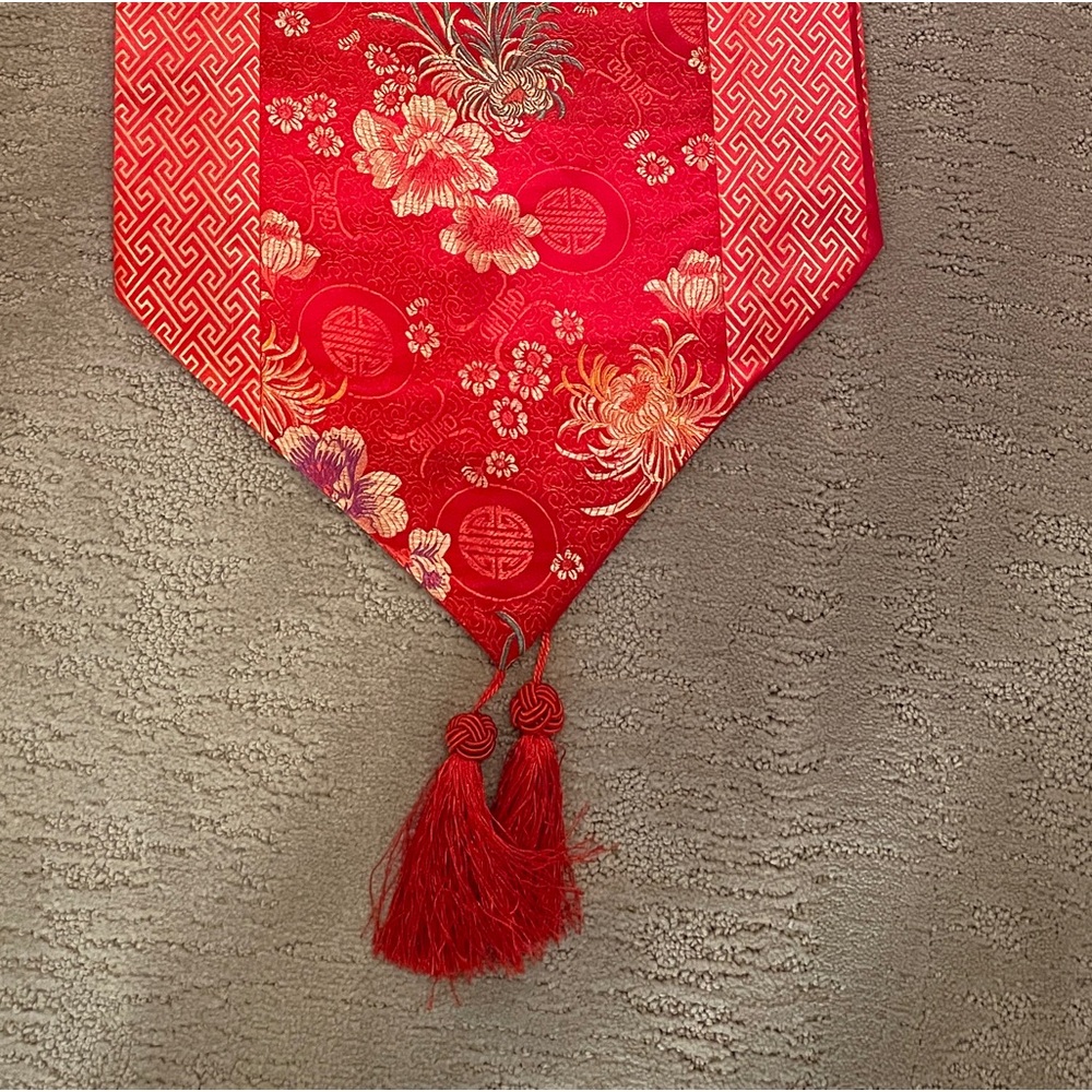 Table runner - Picture 3 of 3